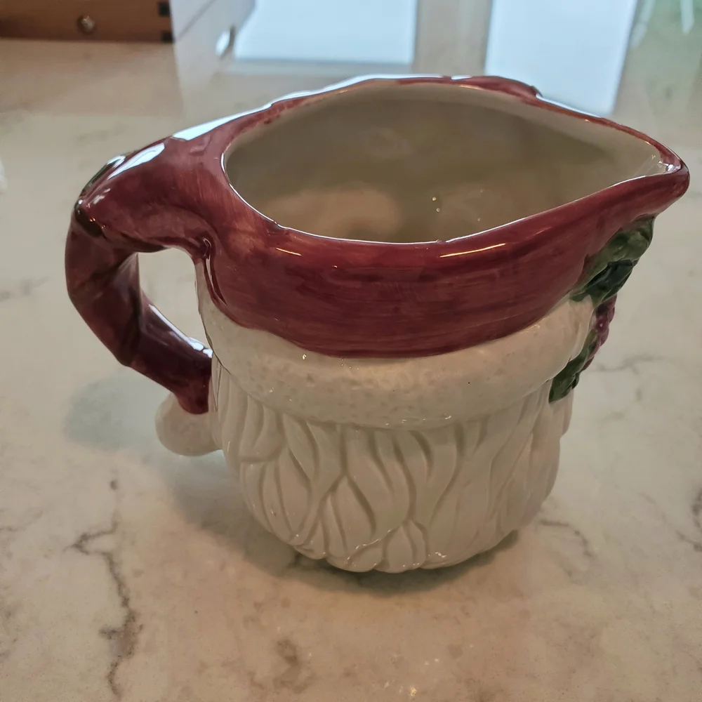 Wang's International Santa Claus Creamer & Sugar Set w/lid. Vintage
